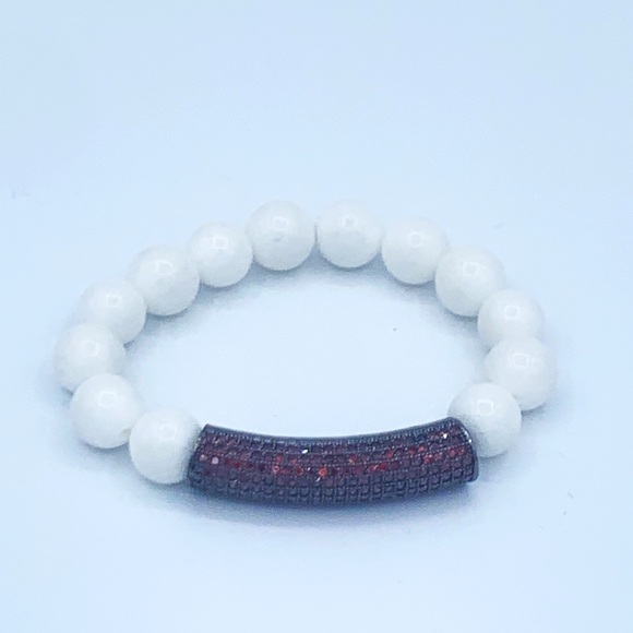 Jewelry - White beaded stretch bracelet Ruby crystal bar